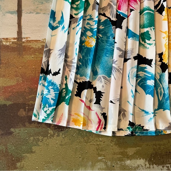 TAN JAY - VIintage Summer Print Pleated Skirt - Picture 4 of 11